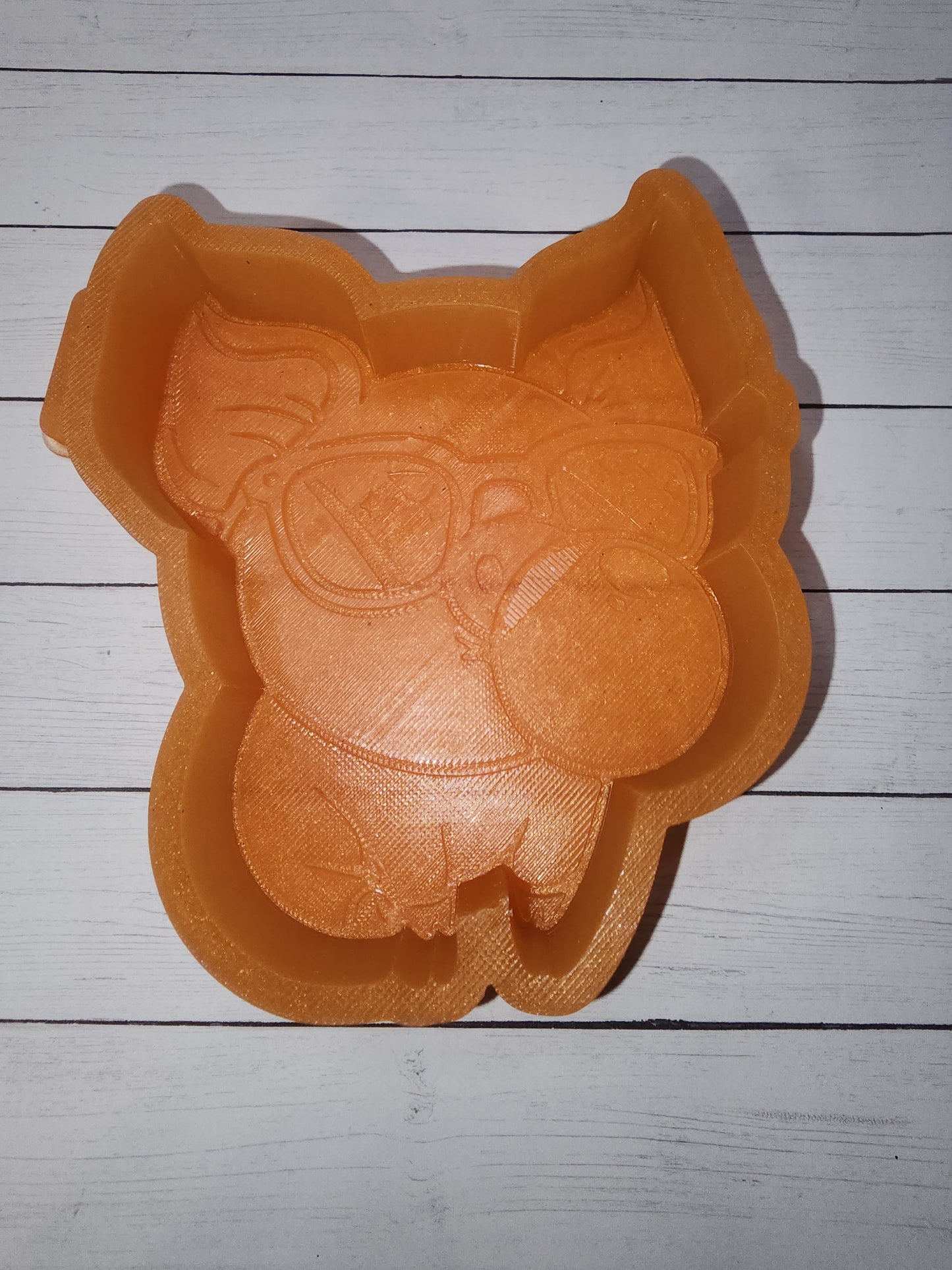Bubble blowing pig mold